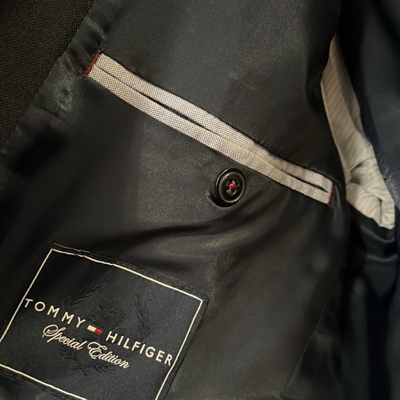 TOMMY HILFIGER Mens Navy Blue Single Breasted 2 Button Sport Coat, 42 Large,EUC. - Picture 9 of 11